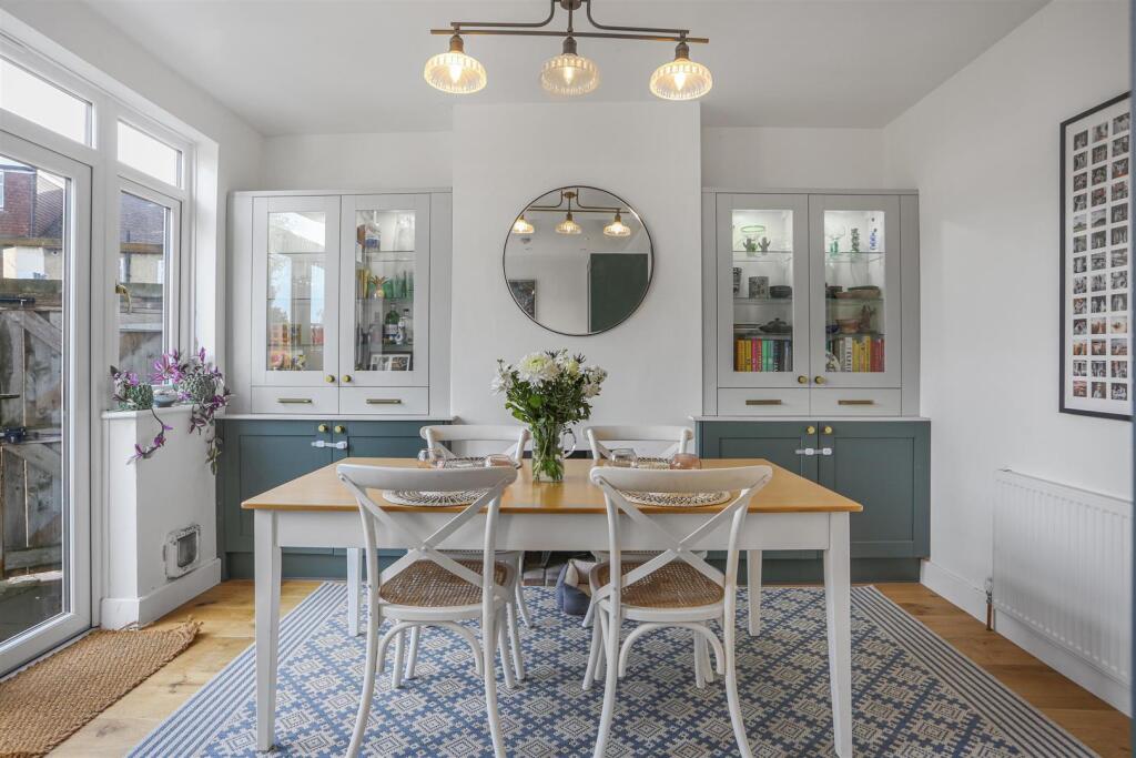 3 bed semi-detached house in The Chase Wallington SM6 8JS