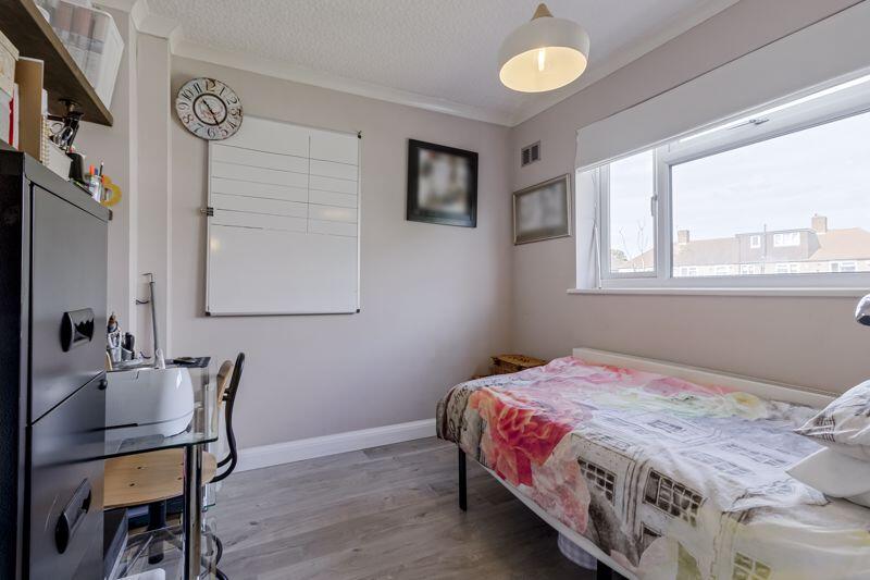 3 bed terraced house in Caverleigh Way Worcester Park KT4 8DG