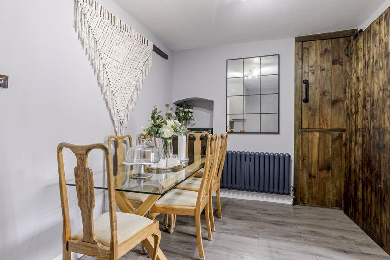 3 bed terraced house in Caverleigh Way Worcester Park KT4 8DG