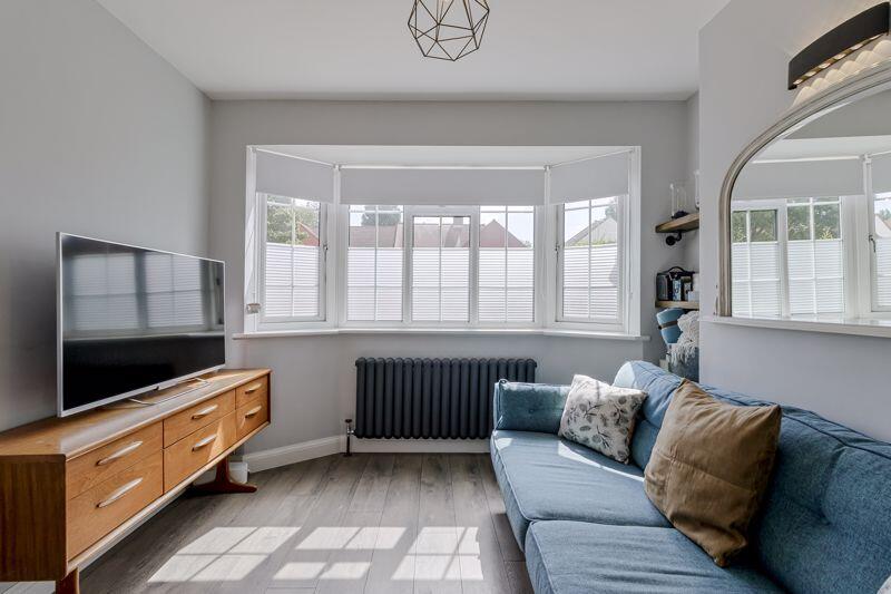 3 bed terraced house in Caverleigh Way Worcester Park KT4 8DG